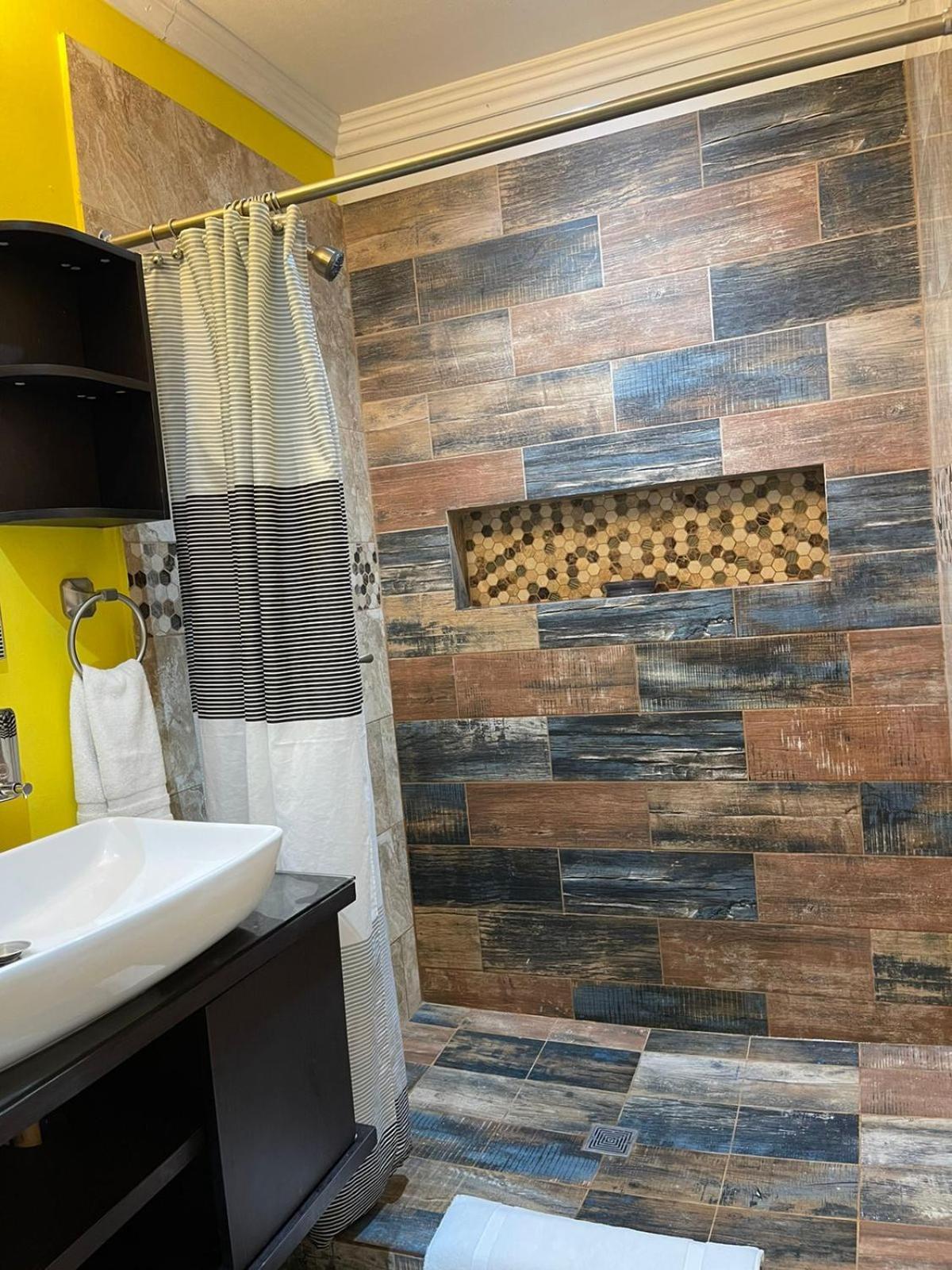 Refugio De La Montana B&B San Pedro Sula Phòng bức ảnh